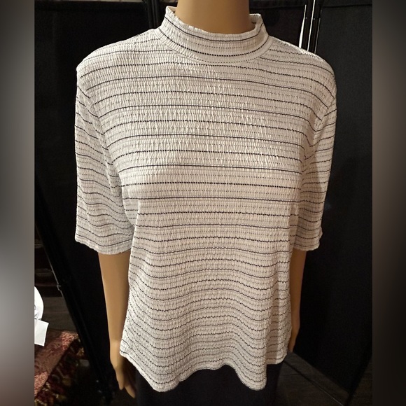 Apt 9 black and white mock turtleneck. Sz L - Picture 2 of 9